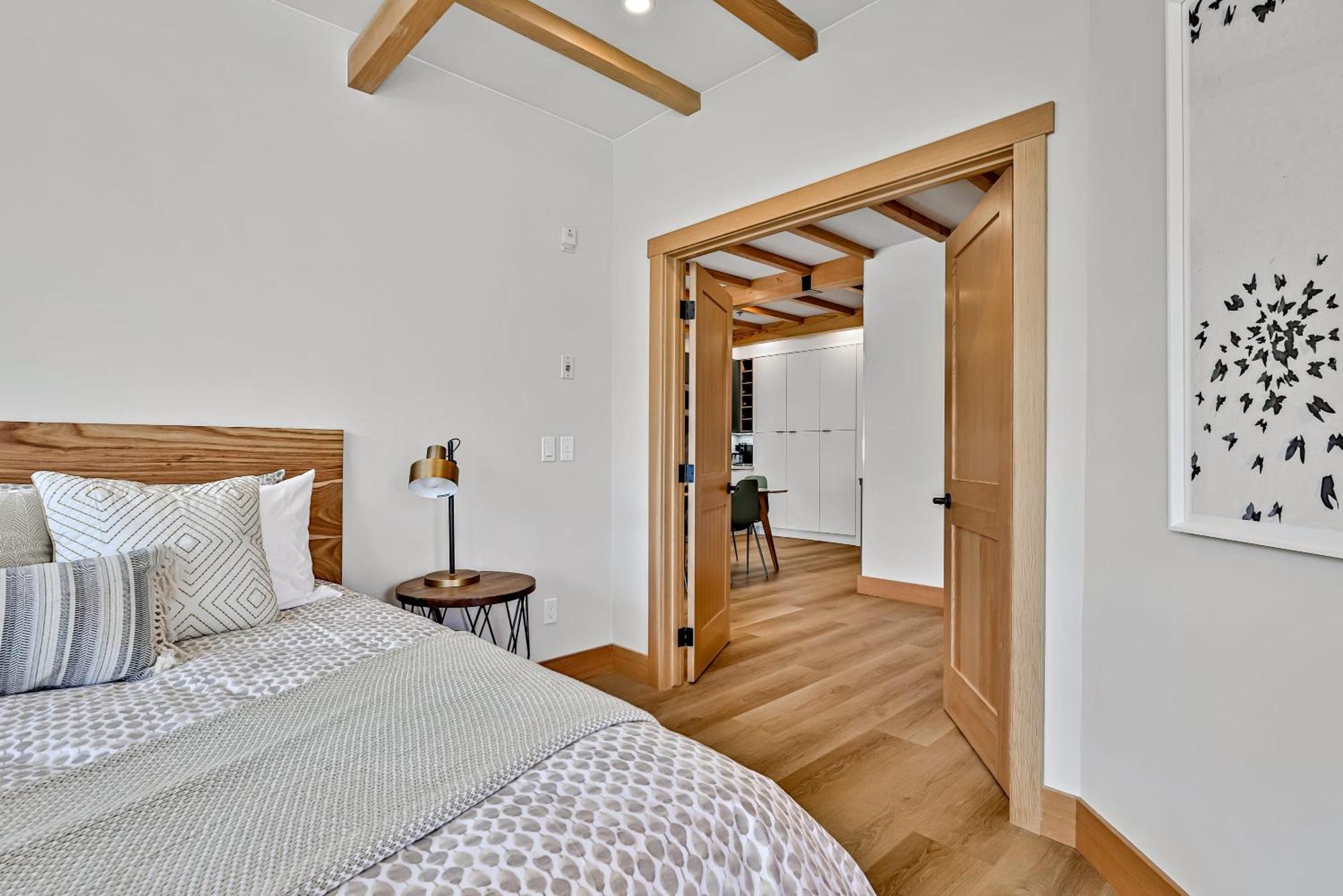 Ravens Crest Lodge - Stunning Views Perfectly Located On Main Street Canmore Ngoại thất bức ảnh